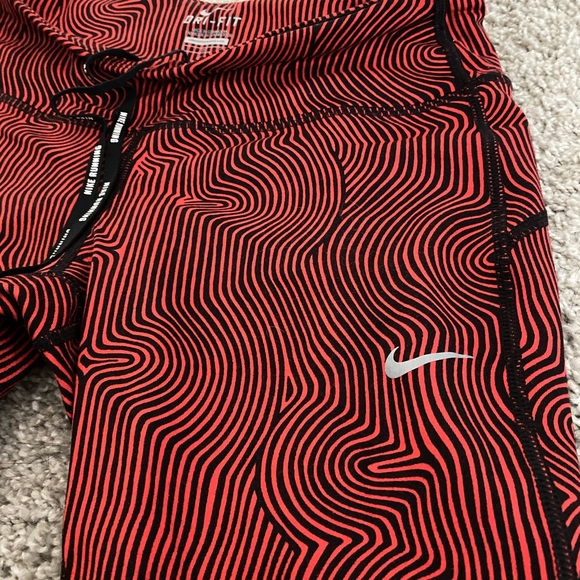 Nike Capri leggings size small - Picture 3 of 5